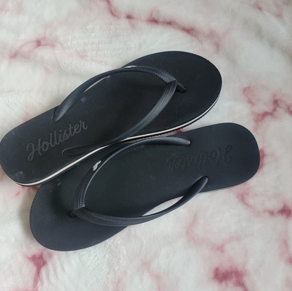 Hollister flip flops - Picture 1 of 2